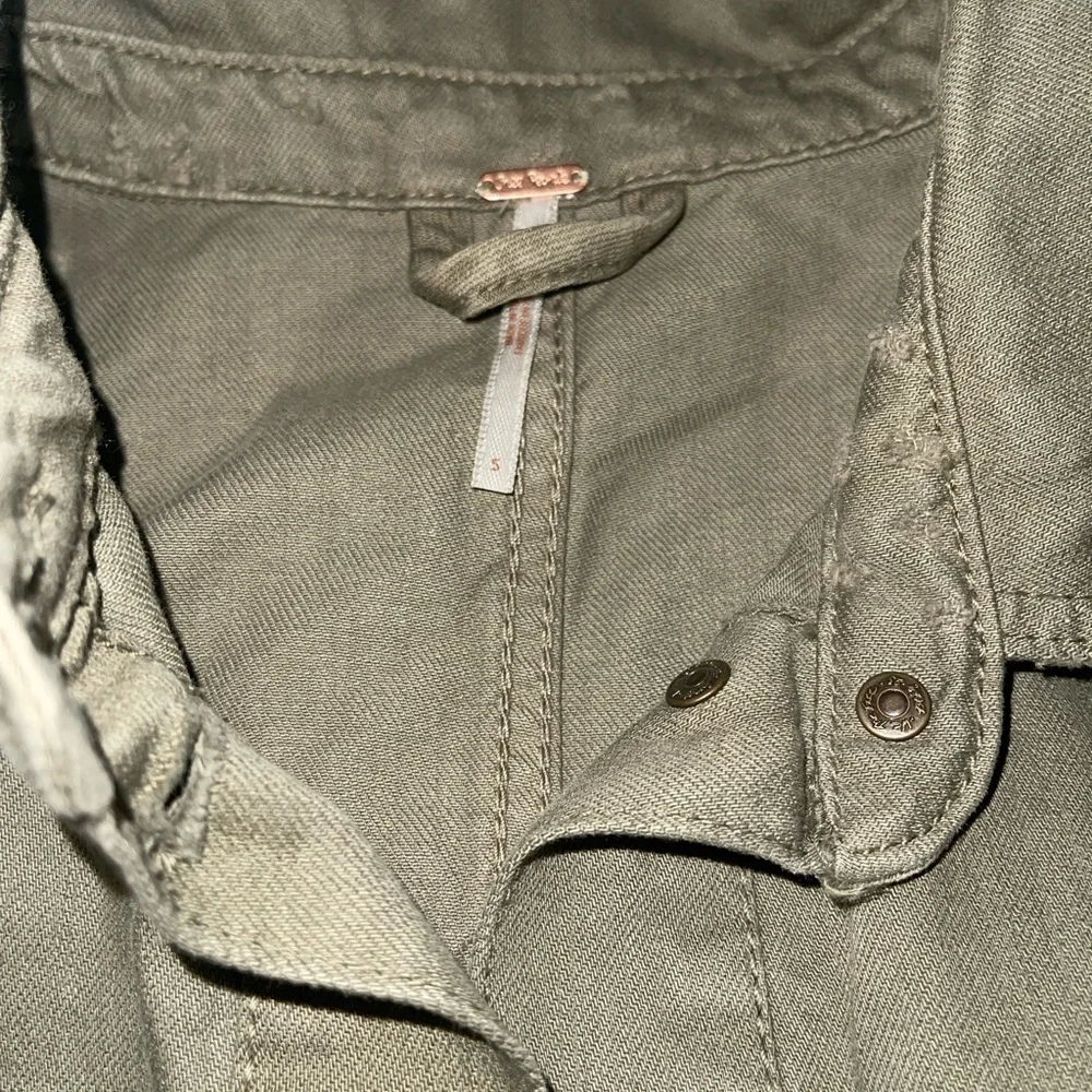 Free people oversized distressed jean jacket/shacket - Picture 4 of 4